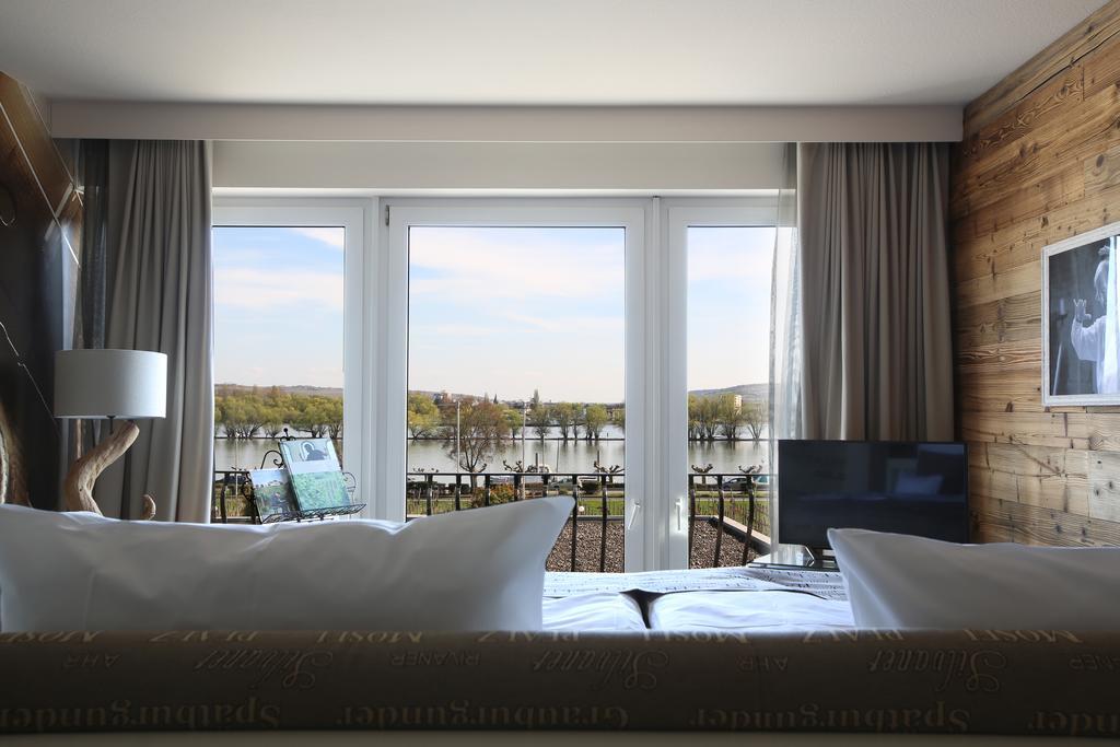 Naegler'S Fine Lounge Hotel Oestrich-Winkel Luaran gambar